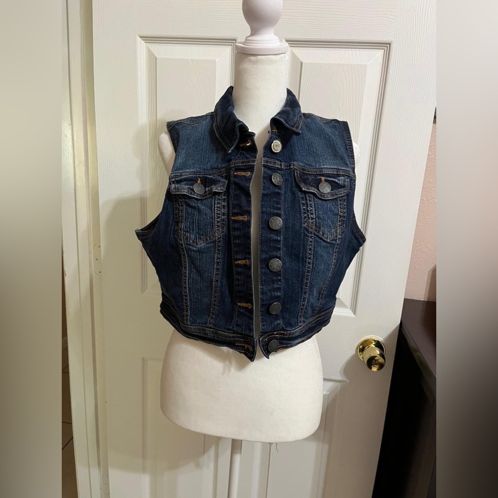 💙 New look Navy denim vest with a streetwear vibe